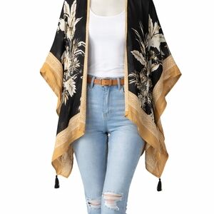 Vince Camuto Black and Gold Patterned Kimono